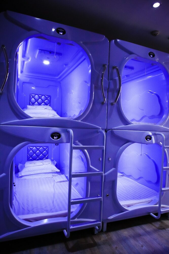 Met A Space Pod @ Boat Quay