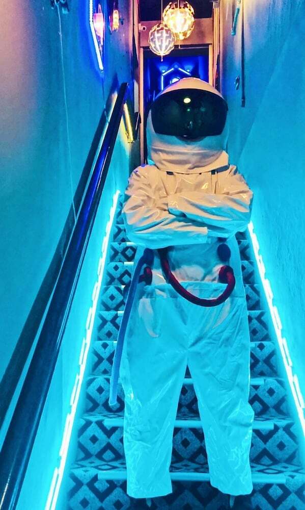Met A Space Pod @ Boat Quay