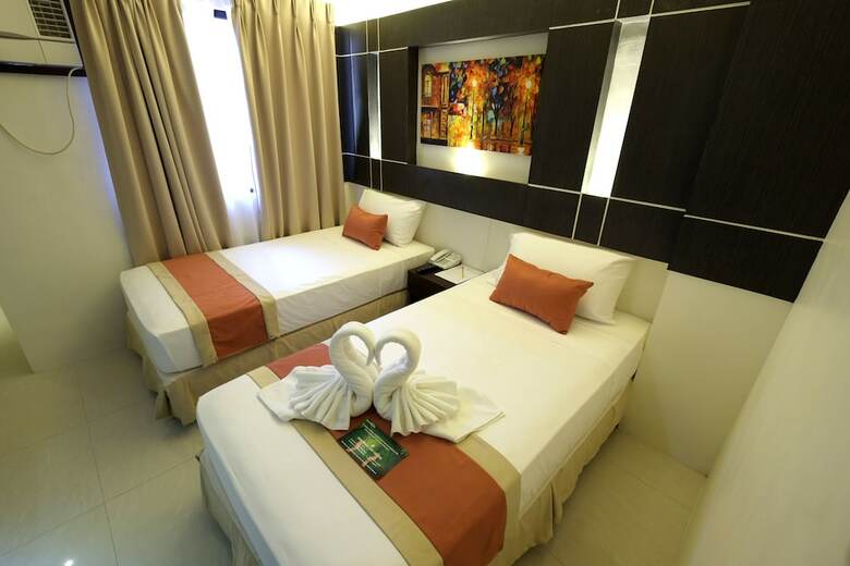 Southpole Central Hotel