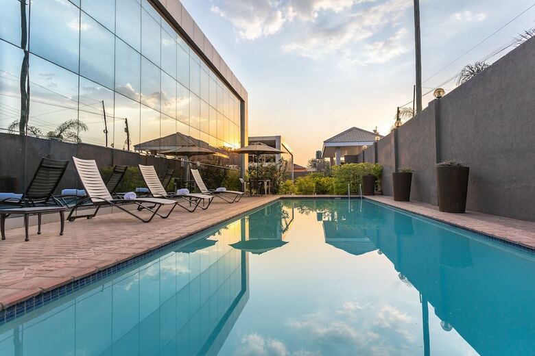 Apartamentos Fallsway Suites