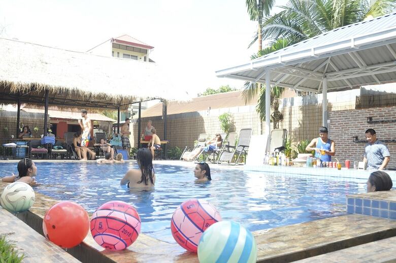 Hostal Pool Party Hostel