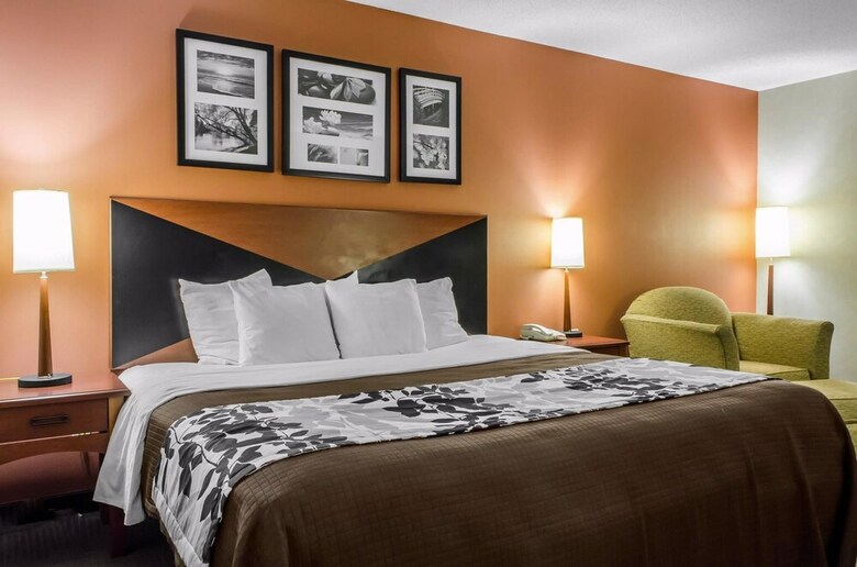 Hotel Sleep Inn & Suites