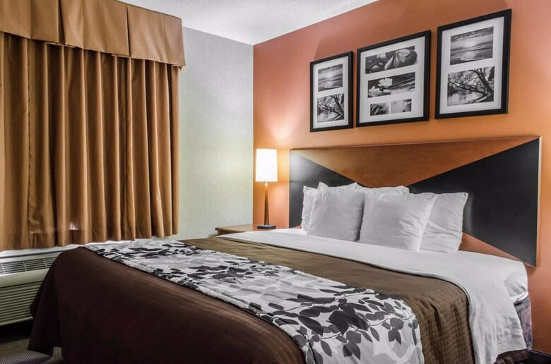 Hotel Sleep Inn & Suites