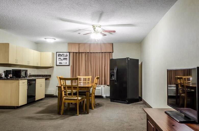 Hotel Sleep Inn & Suites