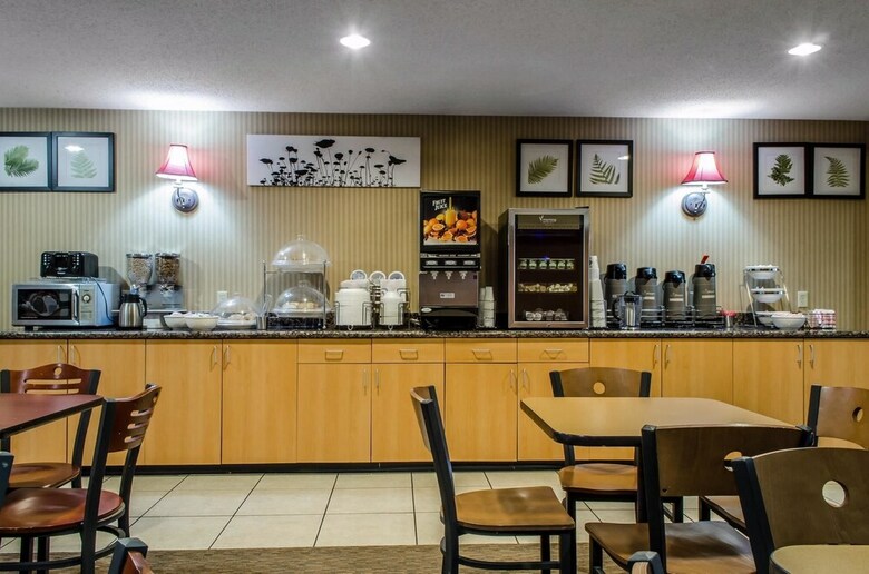 Hotel Sleep Inn & Suites