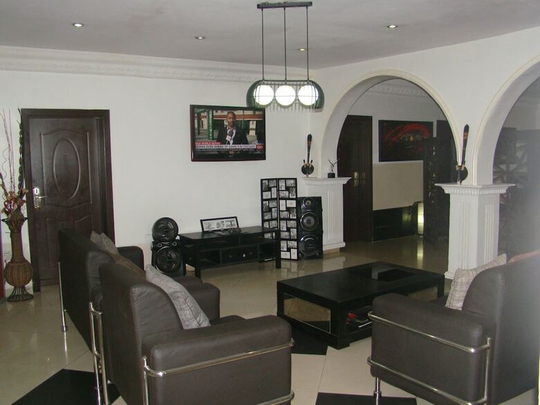 Hotel Charlies Place And Suite