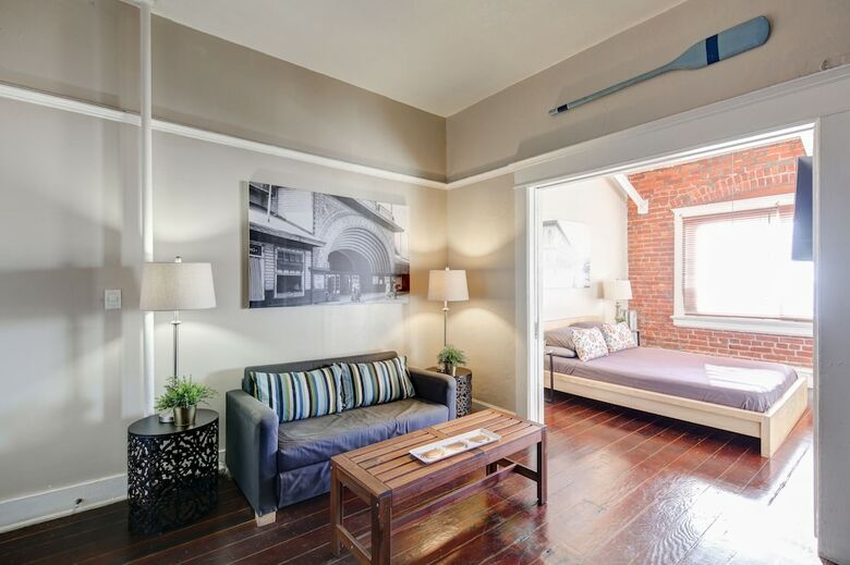 Aparthotel Ellison Suites