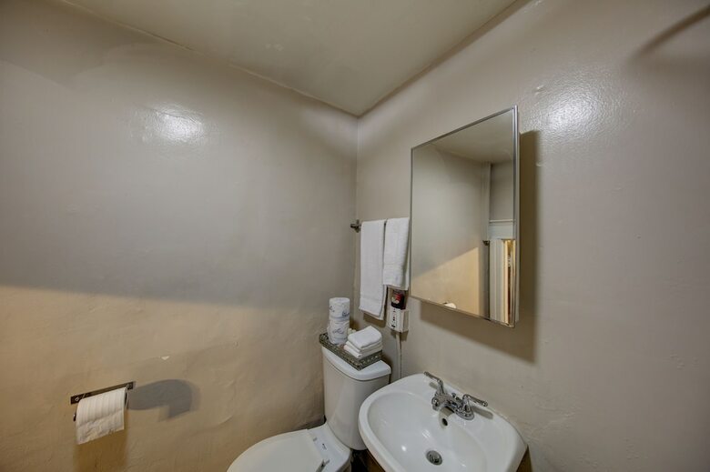 Aparthotel Ellison Suites