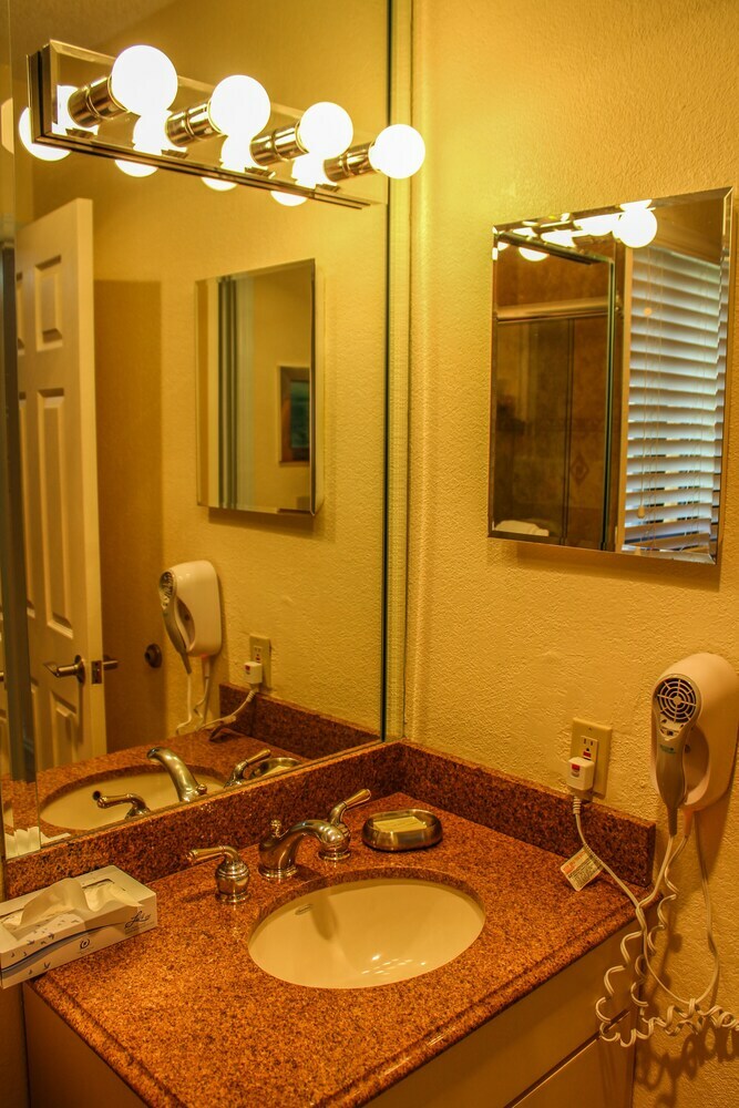 Hollywood Sands Resort, A Vri Resort