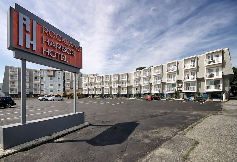 Rockland Harbor Hotel
