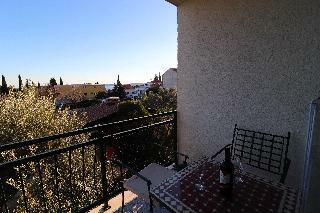 Apartments Trstenica