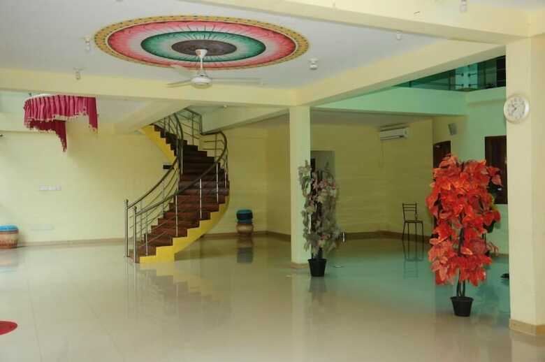 Thampa Hotel