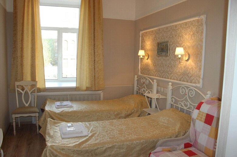 Hotel Guest Rooms Leone