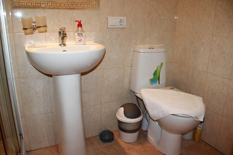 Hotel Guest Rooms Leone