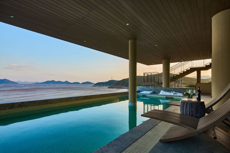 Hotel Crowne Plaza Ningbo Xiangshan Sea View