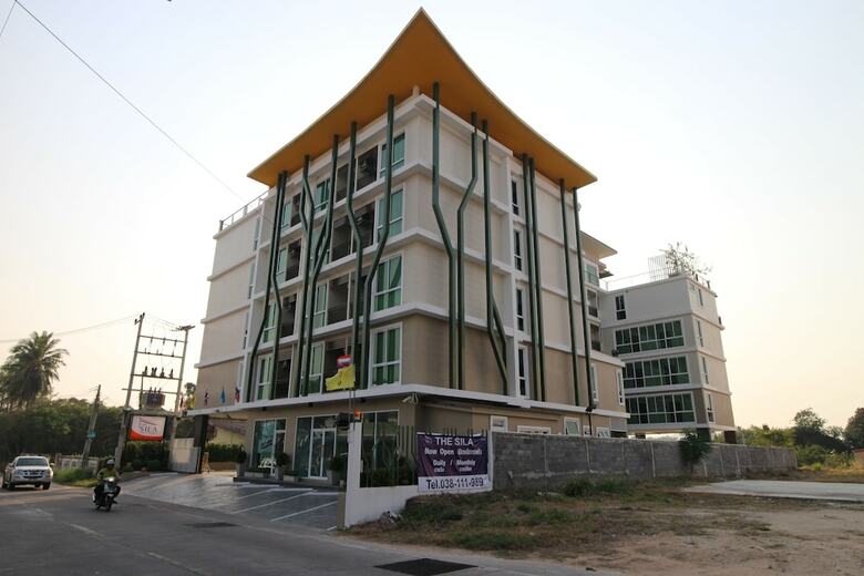 Hotel The Sila Sriracha
