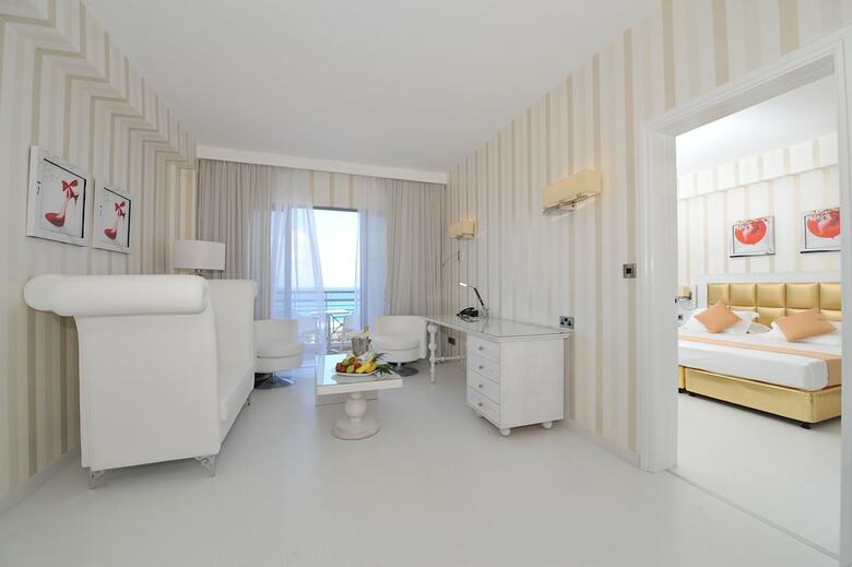 St. George Hotel Spa & Beach Resort