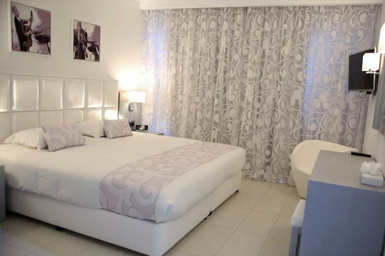 St. George Hotel Spa & Beach Resort