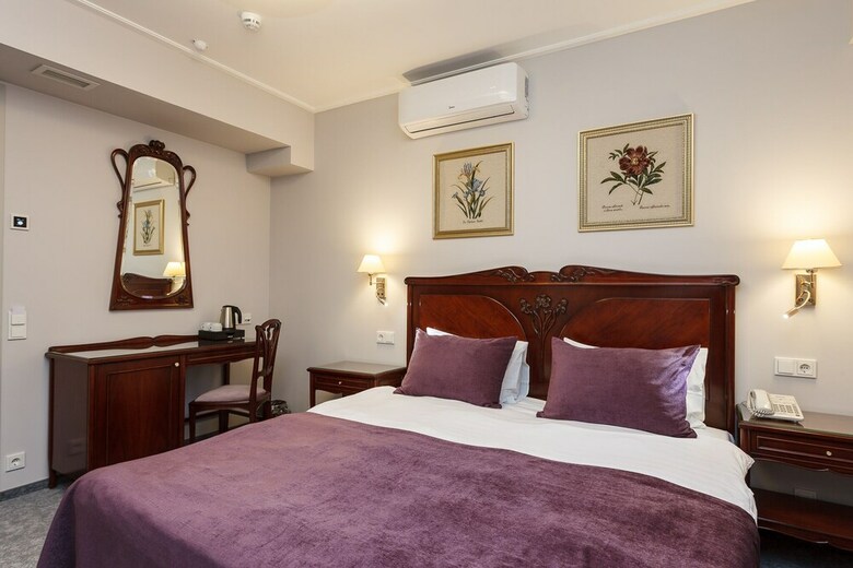 Medea Hotel