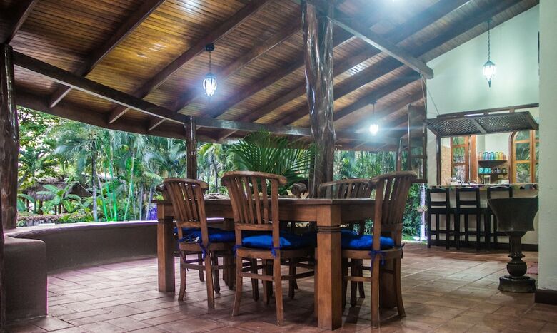 Hotel Banana Beach Bungalows