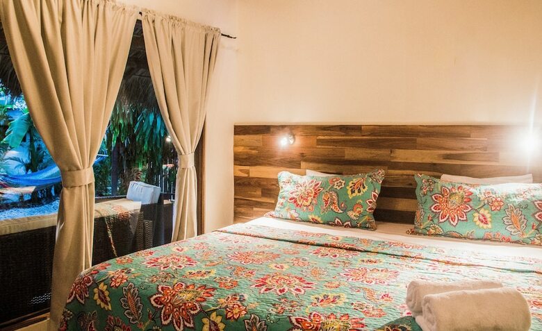 Hotel Banana Beach Bungalows