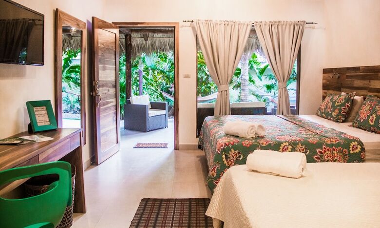 Hotel Banana Beach Bungalows