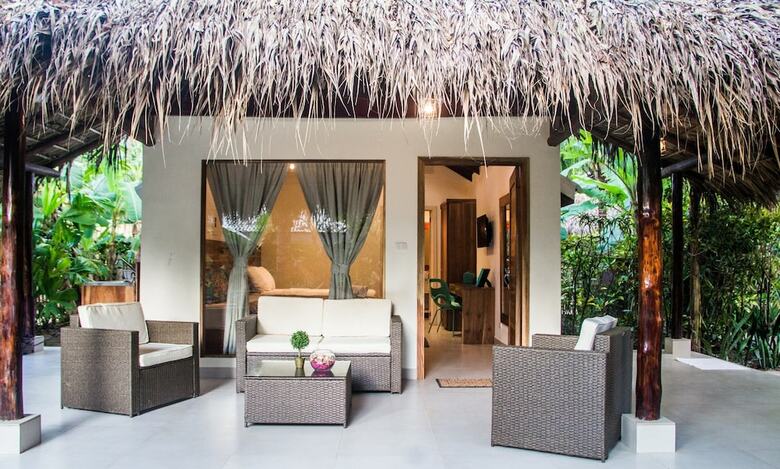Hotel Banana Beach Bungalows