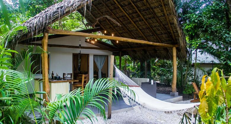 Hotel Banana Beach Bungalows