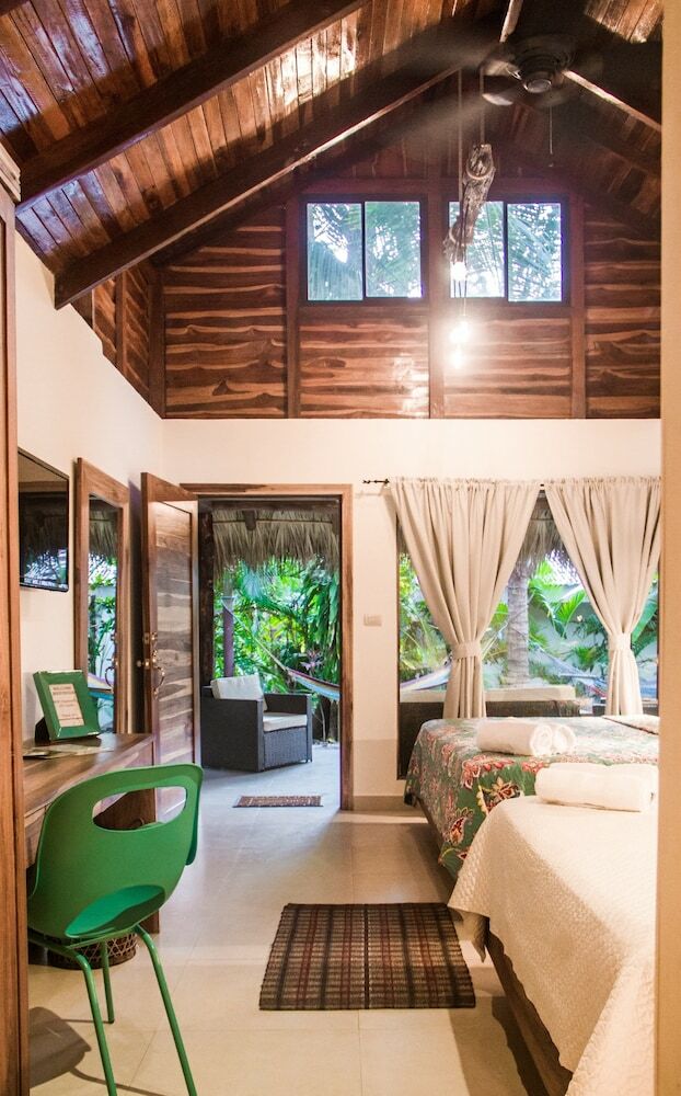 Hotel Banana Beach Bungalows