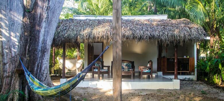Hotel Banana Beach Bungalows