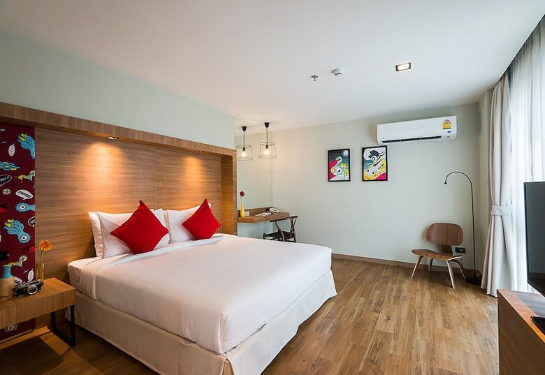 Sunshine Hip Hotel