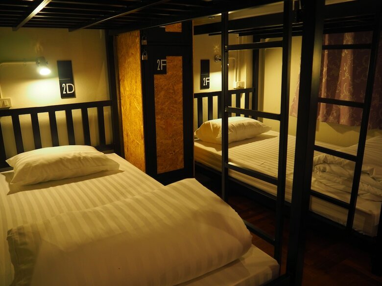 Hostal Eden Walking Street Hostel