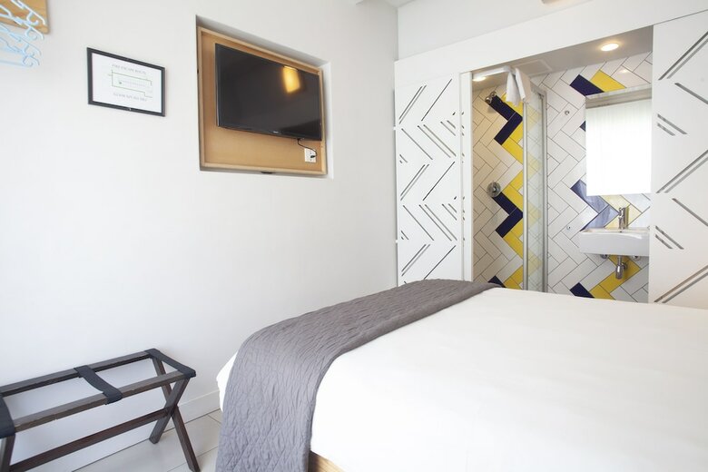 Mojo Hotel