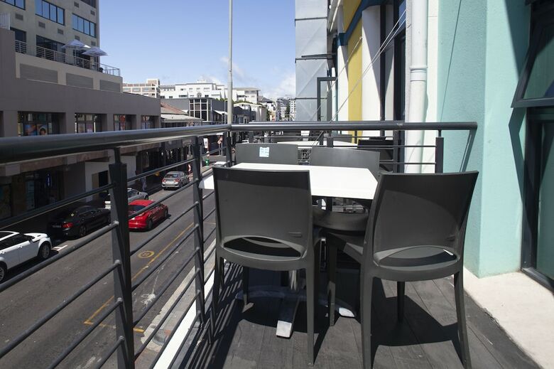 Mojo Hotel
