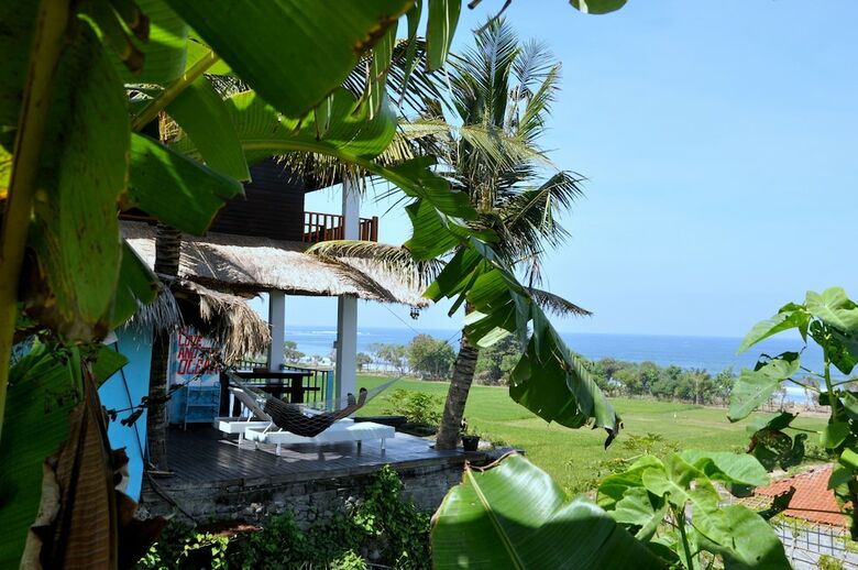 Hotel Dikaloha Medewi Surfcamp
