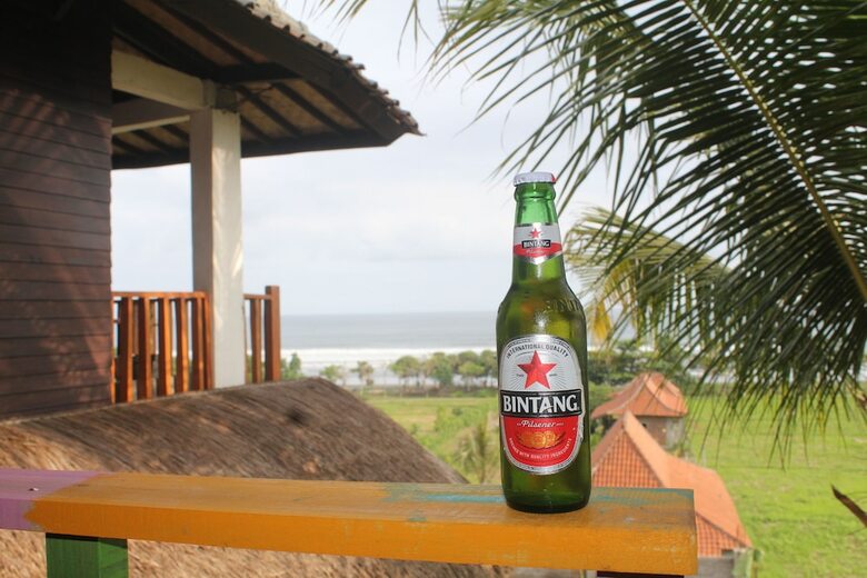Hotel Dikaloha Medewi Surfcamp