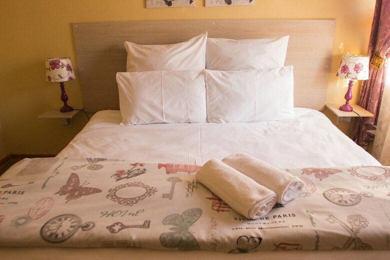 Lolos Exquisite Two Bedroom Apartment