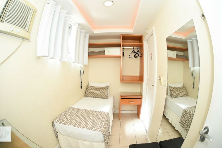 Hotel Village Icara�