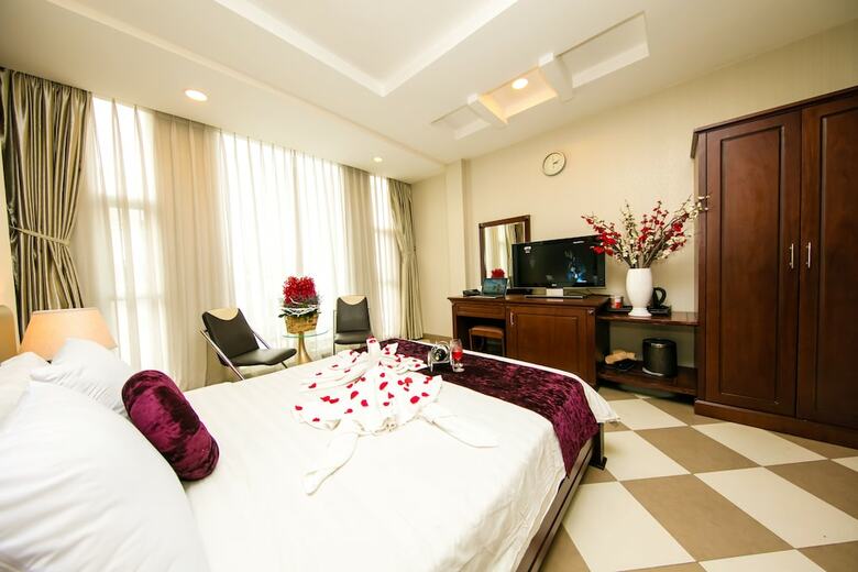 Quy Hung Hotel