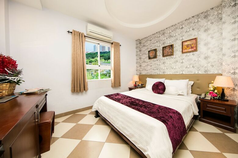 Quy Hung Hotel