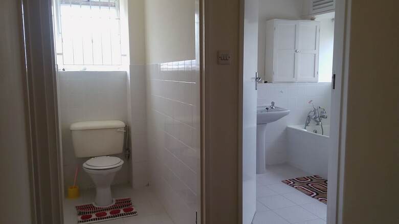 Lolos Elegant Three Bedroom Apartment