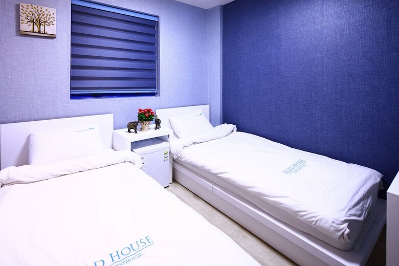Hotel Road House Myeongdong