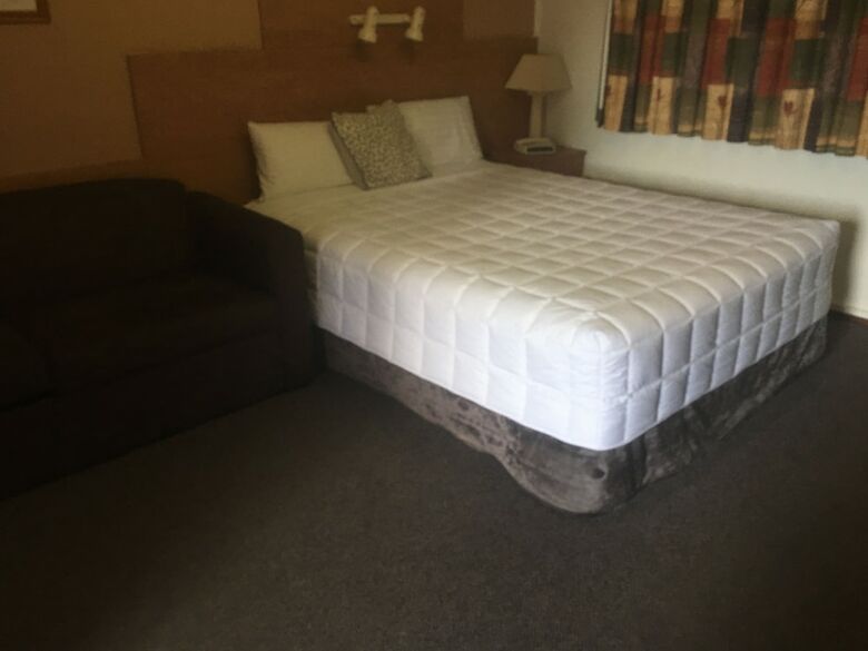 Bridgeview Motel