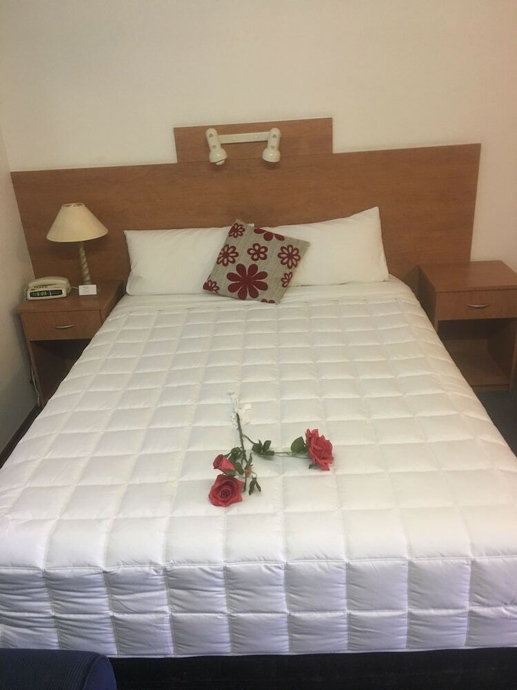 Bridgeview Motel