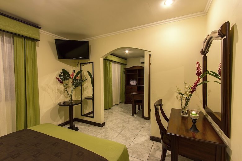 Hotel Iguana Verde