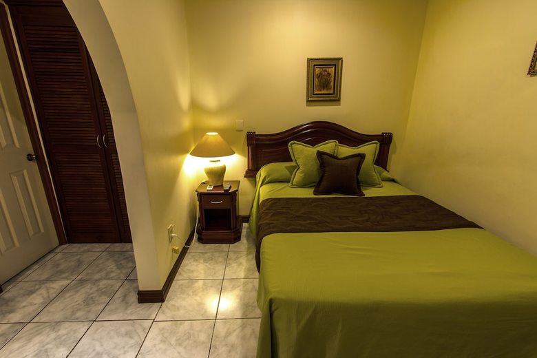 Hotel Iguana Verde