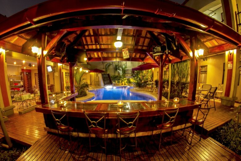 Hotel Iguana Verde