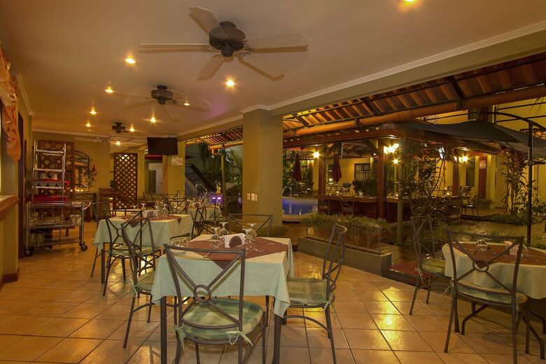 Hotel Iguana Verde