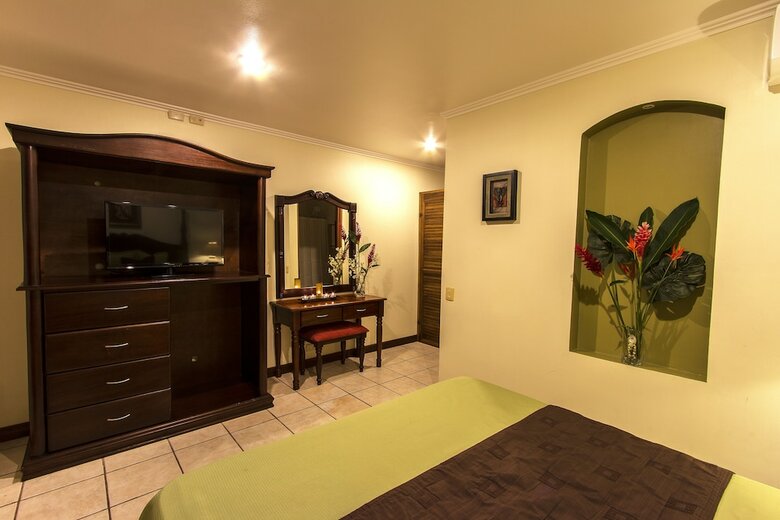 Hotel Iguana Verde