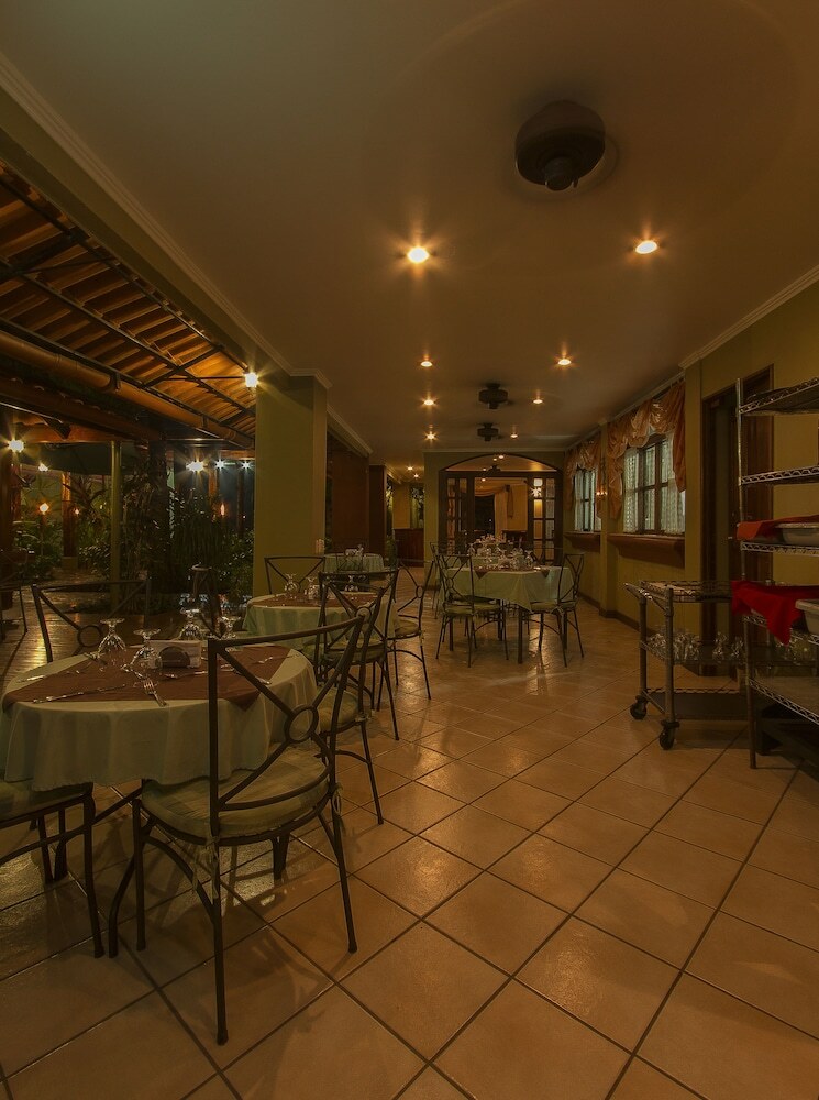 Hotel Iguana Verde